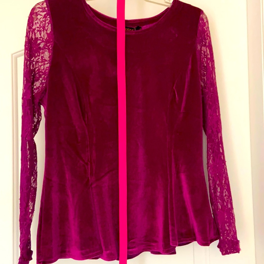 Reborn burgundy velvet lace sleeve peplum style top in size L